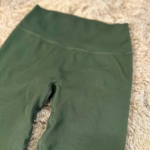 Victoria’s Secret Seamless Leggings - Picture 3 of 9